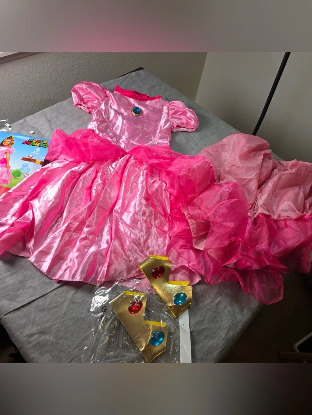 Super Mario Princess Peach Costume Kids Large 10-12 Deluxe Dress Petticoat Crown